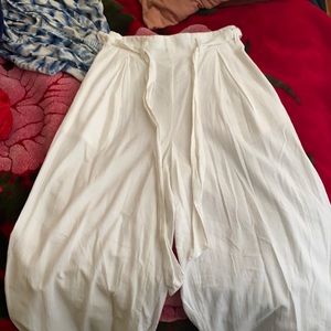 Brand NWOT, billabong beach wide leg pants!
